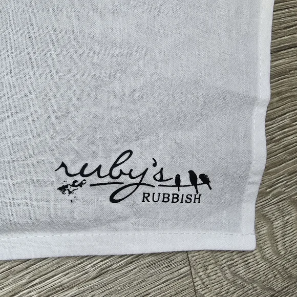 New With Tags Ruby's Rubbish Never Let a Recipe Tell ... Garlic White Tea Towel - Picture 5 of 6